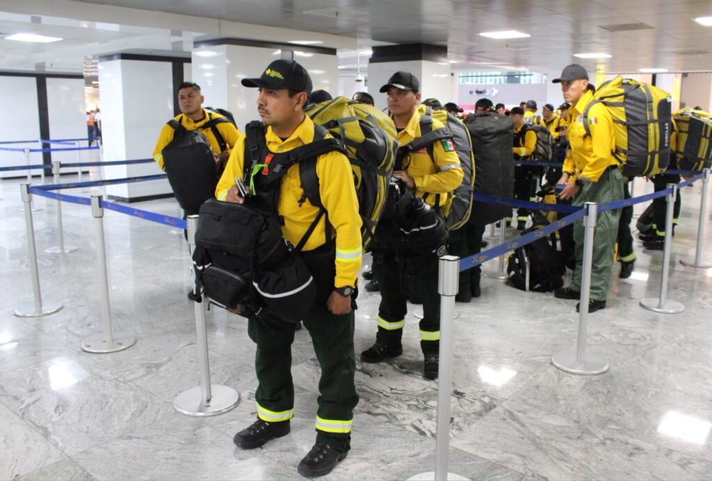 México envía brigadistas forestales a Canadá