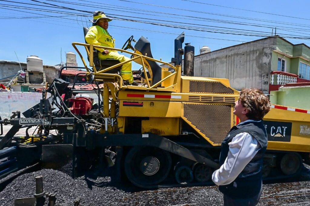 Supervisa Delfina Gómez reconstrucción de vía México-Tenango