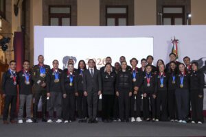 Sheinbaum aumentará becas a deportistas en 2027