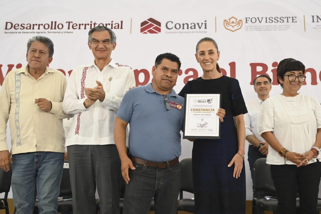 Sheinbaum entrega viviendas y escrituras en Tamaulipas