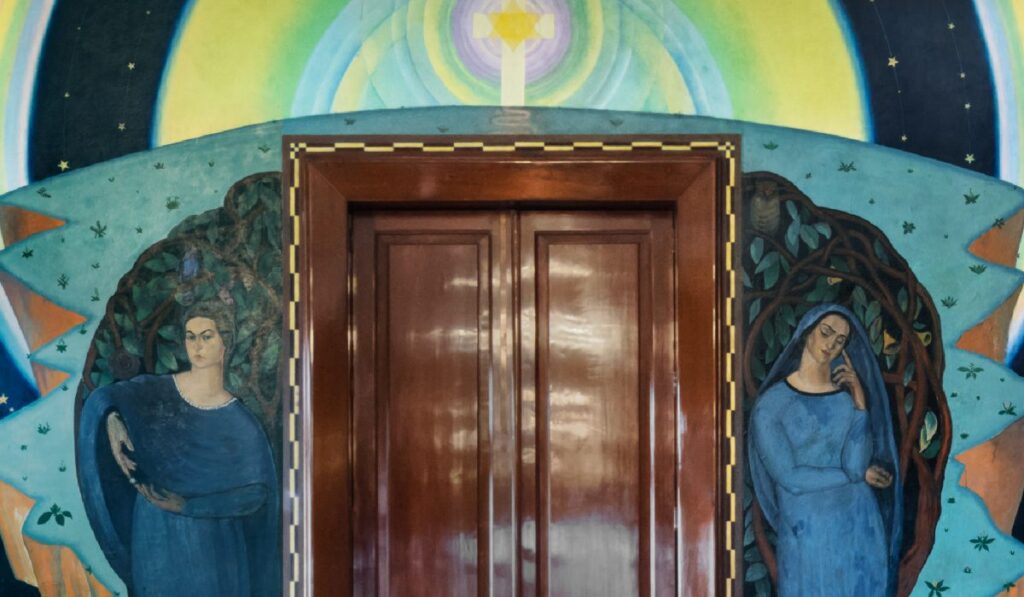 Recorrido por los murales de Roberto Montenegro
