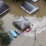 Inundaciones históricas dejan seis muertos y obligan a evacuar comunidades enteras en Indiana