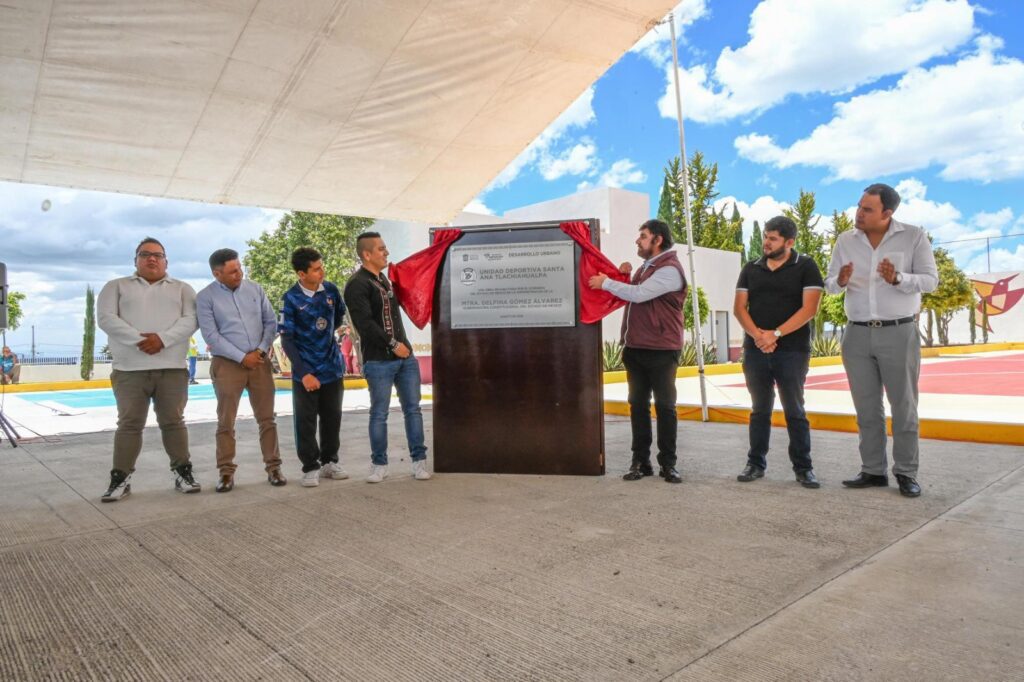 Renuevan unidad deportiva en Temascalapa