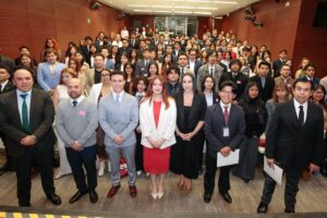 Jóvenes, llamados a participar en la democracia