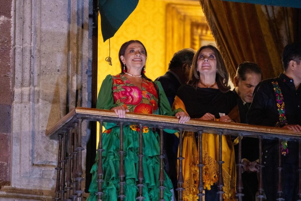 Más de 300 mil personas celebran la Independencia
