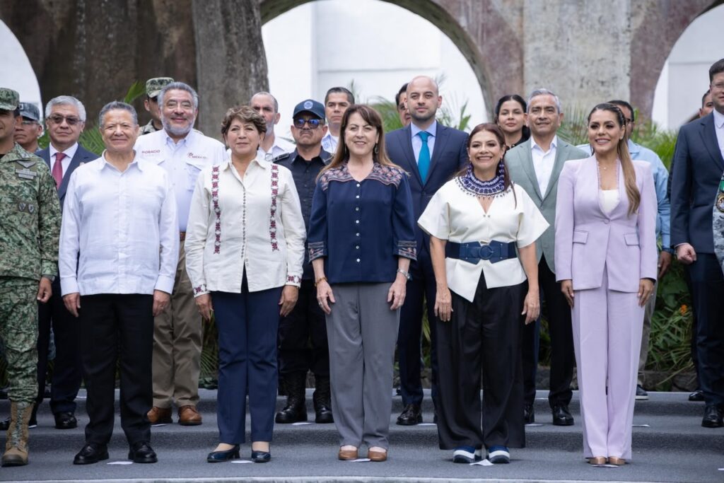 Brugada plantea Policía Metropolitana en reunión regional