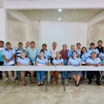 Bacalar fortalece la economía de sus trabajadores con entrega de tarjetas de despensa