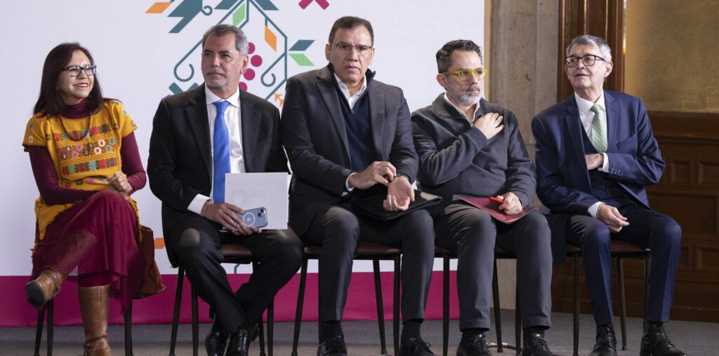 Sheinbaum ajusta estímulo fiscal al autotransporte en 2027