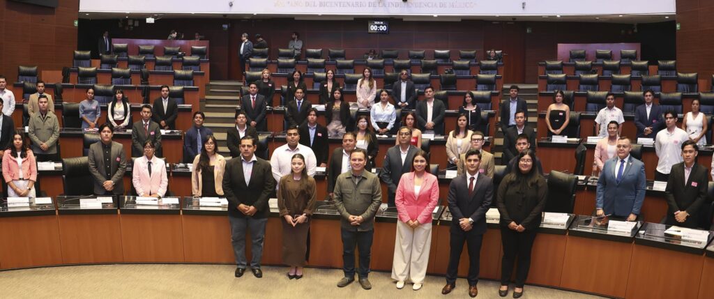 Senado acerca a jóvenes de Guerrero al trabajo legislativo