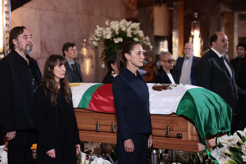 Sheinbaum propone llevar a Cárdenas a la Rotonda