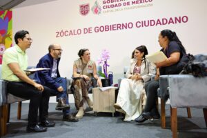 Brugada atiende 3 mil 826 personas en el Zócalo