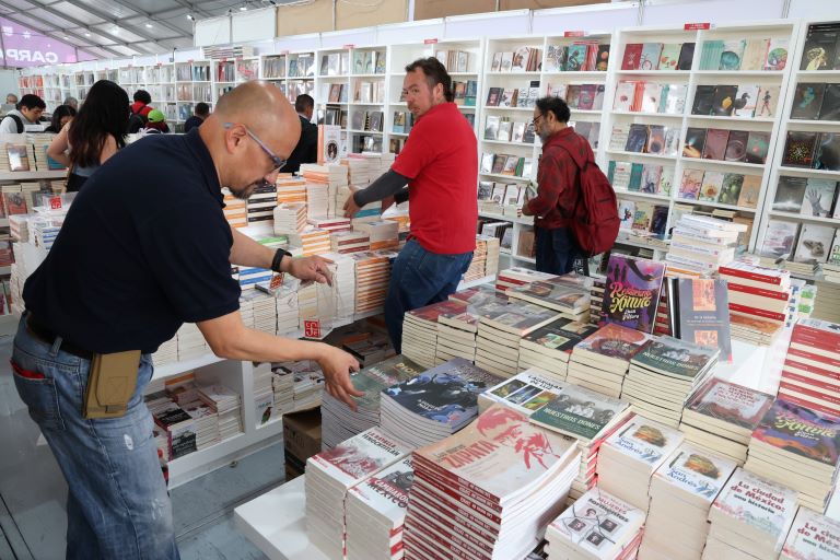 Inaugura Clara Brugada la Feria Internacional del Libro en el Zócalo