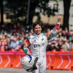 ¡Checo Pérez desata la locura en Reforma! Más de 100 mil aficionados lo arropan en su regreso a casa