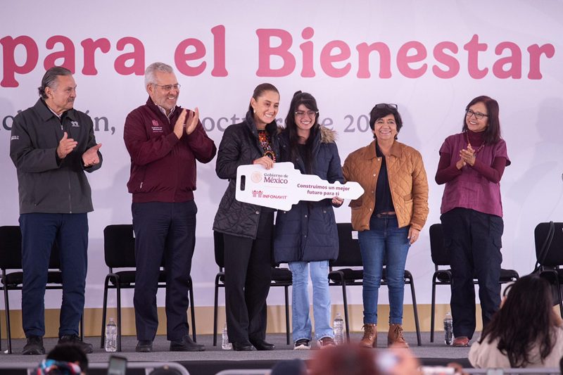 Sheinbaum entrega 931 viviendas del Bienestar en Morelia