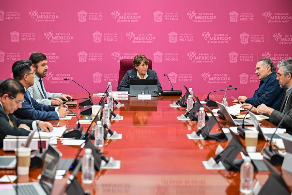 Delfina Gómez revisa plan de vivienda en Edomex
