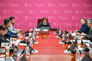 Delfina Gómez revisa plan de vivienda en Edomex