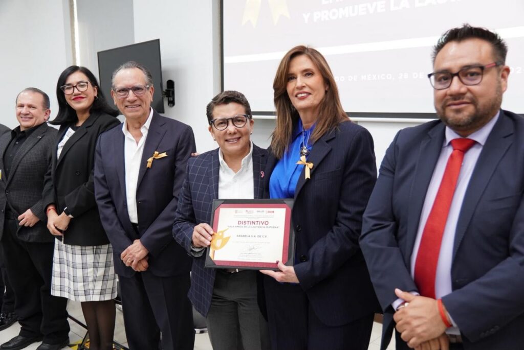 Gobierno mexiquense reconoce sala de lactancia de Arabela